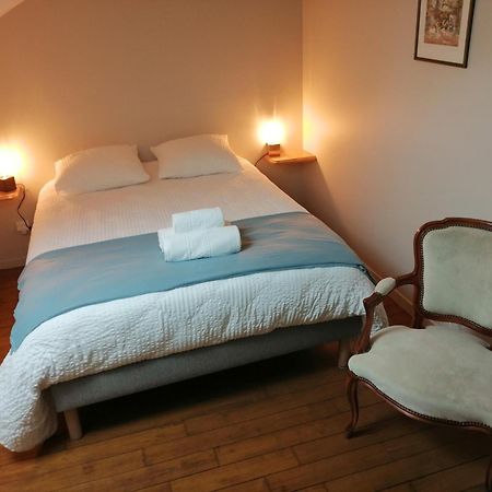 Gite Les Mareillauds - Piscine Salon 외부 사진