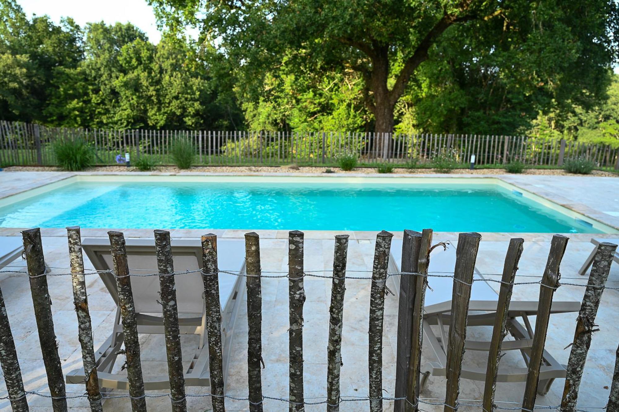 Gite Les Mareillauds - Piscine Salon 외부 사진